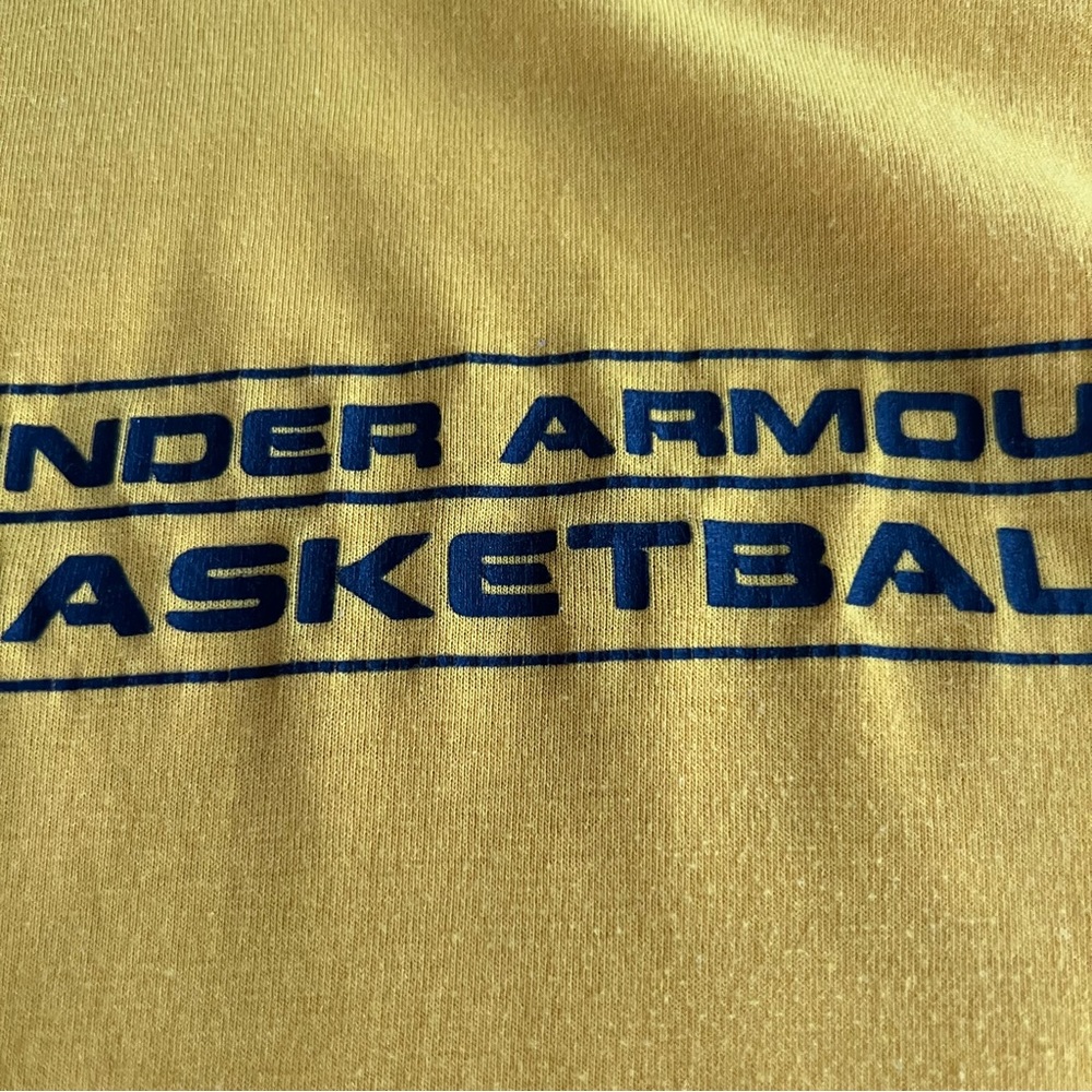 3! Boys UNDER ARMOUR Original Tees 2 Black & 1 Yellow Gold Size Large - Picture 10 of 16